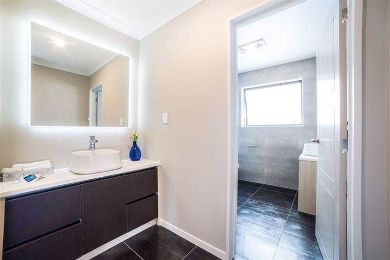 Photo of property in 17 Tawatawa Street, Long Bay, Auckland, 0630