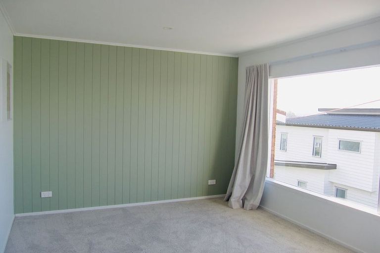 Photo of property in 2/16 Anne Road, Hillcrest, Auckland, 0627