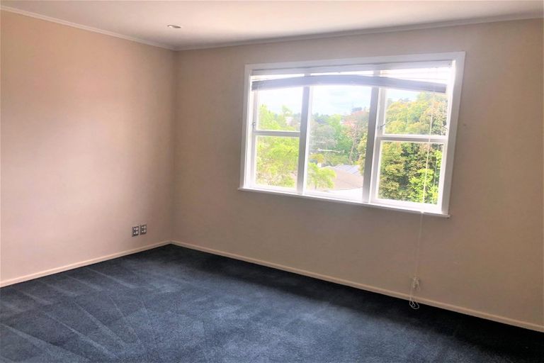 Photo of property in 11 Linwood Avenue, Forrest Hill, Auckland, 0620