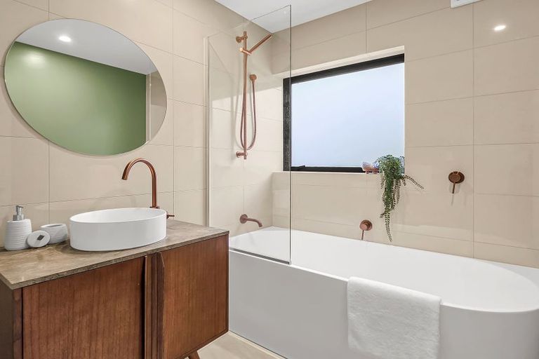 Photo of property in 14 Utuhina Road, Springfield, Rotorua, 3015