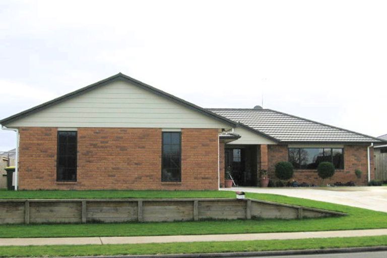 Photo of property in 12 Saint James Drive, Huntington, Hamilton, 3210