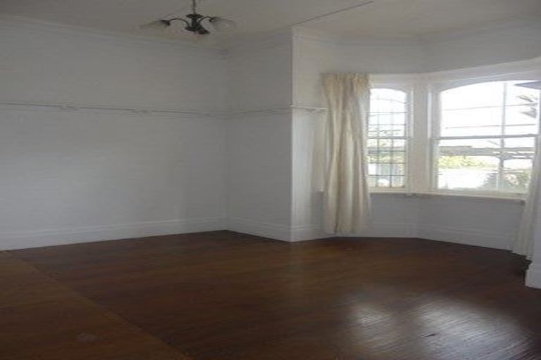 Photo of property in 7a Hawker Street, Mount Victoria, Wellington, 6011