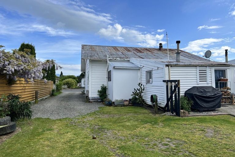 Photo of property in 42 Tennyson Street, Dannevirke, 4930