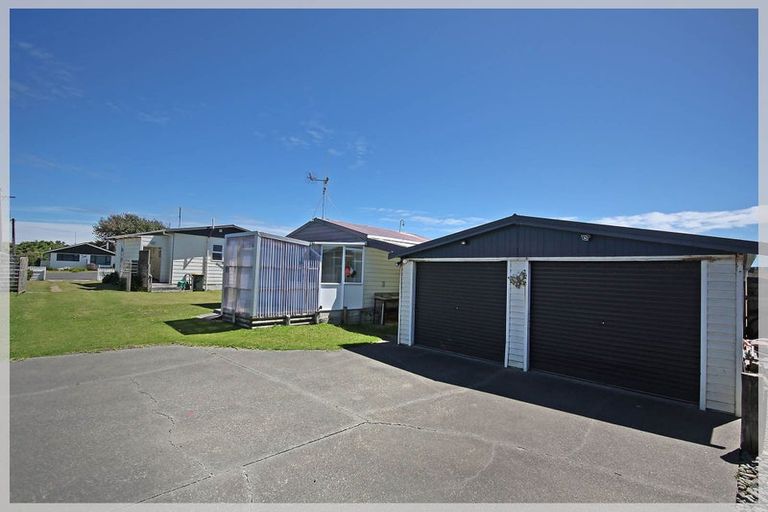 Photo of property in 8 Hart Street, Foxton Beach, Foxton, 4815