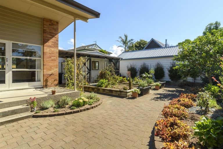 Photo of property in 18 Karaka Road, Otumoetai, Tauranga, 3110