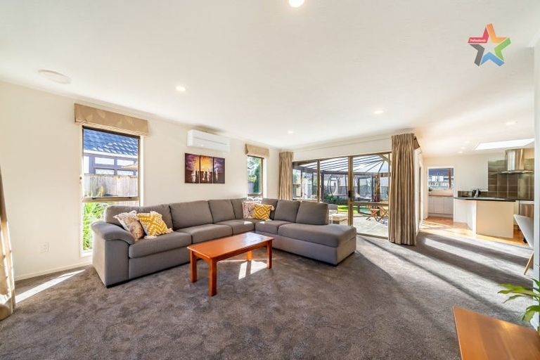 Photo of property in 28 Mcenroe Grove, Naenae, Lower Hutt, 5011