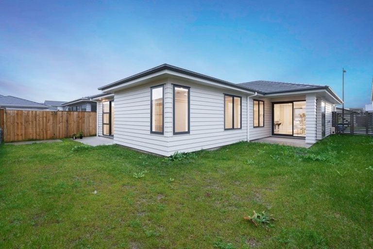 Photo of property in 5 Aero Place, Takanini, 2112