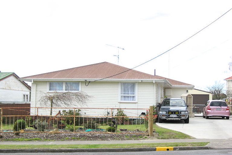 Photo of property in 12 Lake View Road, Waipukurau, 4200