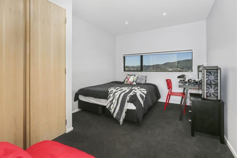 Photo of property in 11 Sumner Terrace, Aotea, Porirua, 5024