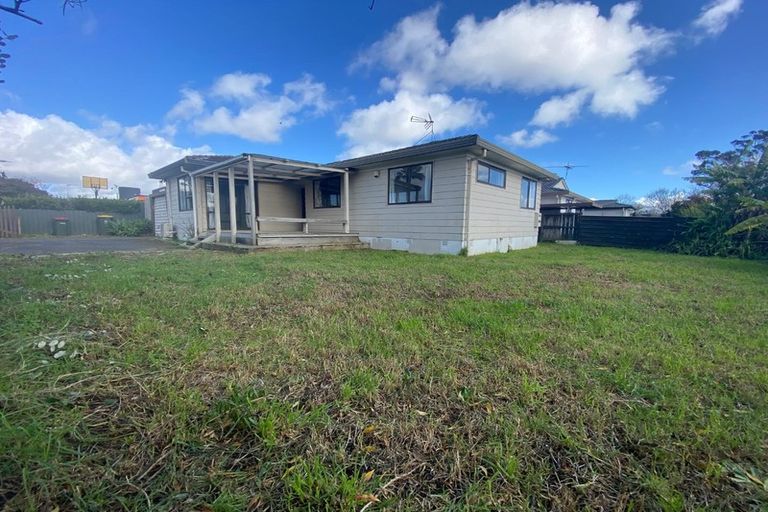 Photo of property in 1/194 Te Irirangi Drive, Flat Bush, Auckland, 2023
