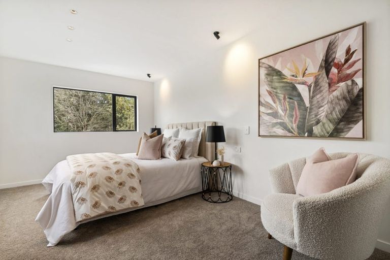 Photo of property in 11b Dianthus Place, Browns Bay, Auckland, 0630