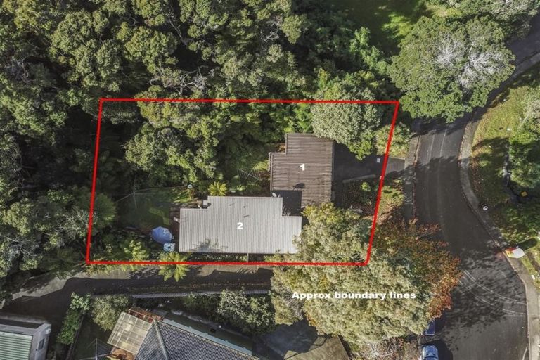 Photo of property in 1/3 Mcquoid Place, Glenfield, Auckland, 0629