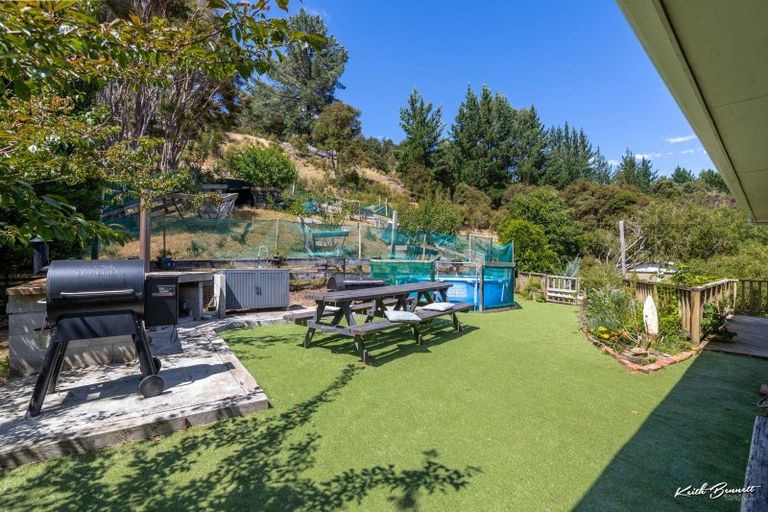 Photo of property in 243 Katherine Mansfield Drive, Whitemans Valley, Upper Hutt, 5371