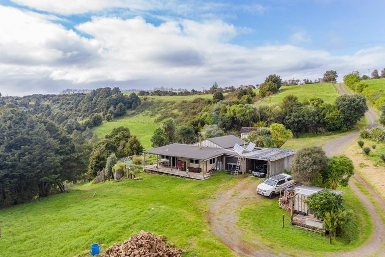Photo of property in 1064 Pungaere Road, Waipapa, 0295