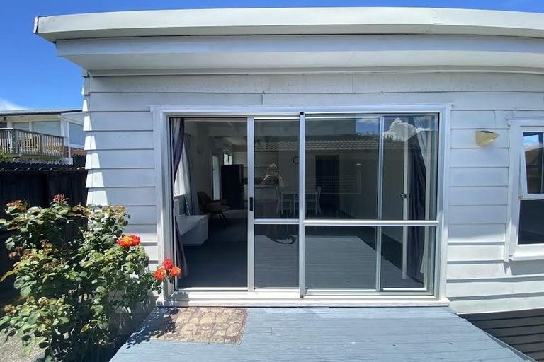 Photo of property in 9 Bond Crescent, Forrest Hill, Auckland, 0620