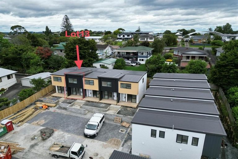 Photo of property in 13/13 Grove Lane, Pakuranga, Auckland, 2010