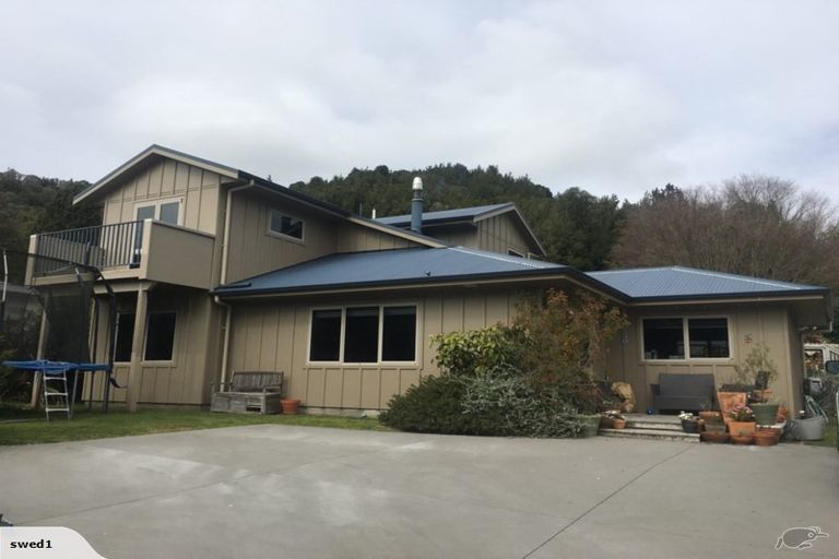 Photo of property in 36 Oxford Road, Lake Rotoma, Rotorua, 3074