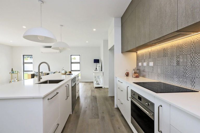 Photo of property in 9 Cassin Place, Taradale, Napier, 4112