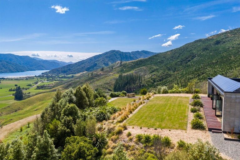 Photo of property in 1424 Queen Charlotte Drive, Linkwater, 7281