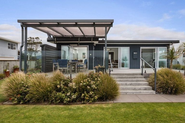 Photo of property in 138 Seaforth Road, Waihi Beach, 3611