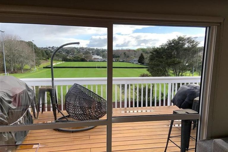 Photo of property in 2/55 Velma Road, Hillcrest, Auckland, 0627