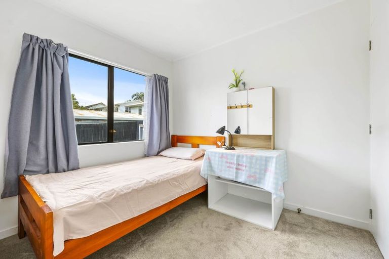 Photo of property in 2/10 Ennis Avenue, Pakuranga Heights, Auckland, 2010