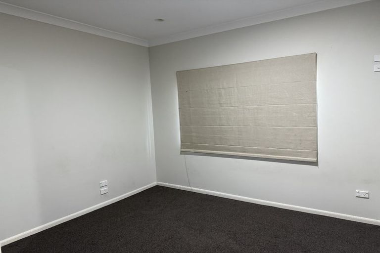 Photo of property in 17 Quedley Court, Eastern Beach, Auckland, 2012