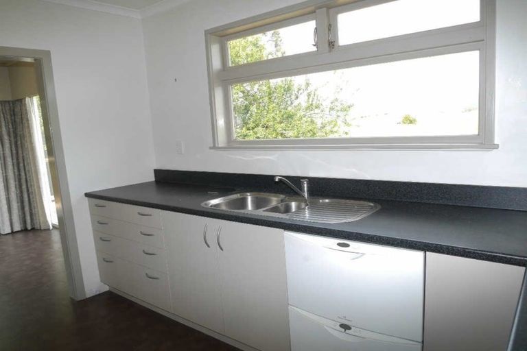 Photo of property in 52 Golf Road, Paraparaumu Beach, Paraparaumu, 5032