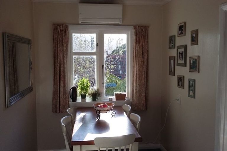 Photo of property in 18 Albemarle Road, Northland, Wellington, 6012