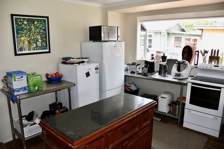 Photo of property in 13 Wharf Road, Karamea, 7893