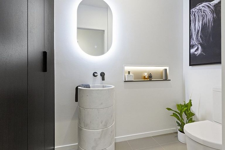 Photo of property in Sentinel Apartments, 2403/3 Northcroft Street, Takapuna, Auckland, 0622