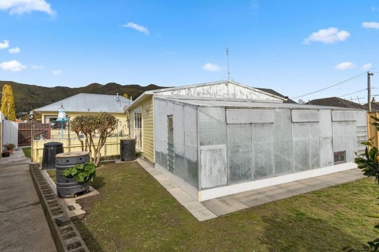 Photo of property in 33 Haig Street, Waterloo, Lower Hutt, 5011