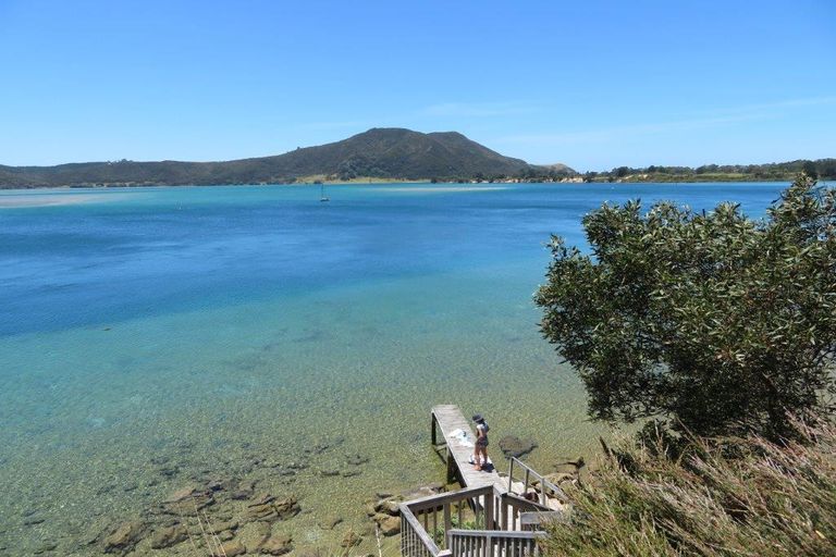 Photo of property in 38 Waterfront Road, Pukenui, 0484