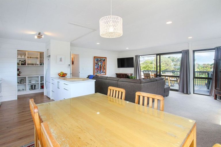 Photo of property in 3 Stella Drive, Clarks Beach, 2122