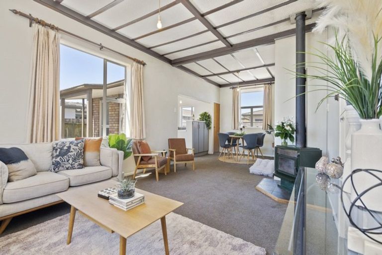 Photo of property in 27 Tukapa Street, Westown, New Plymouth, 4310