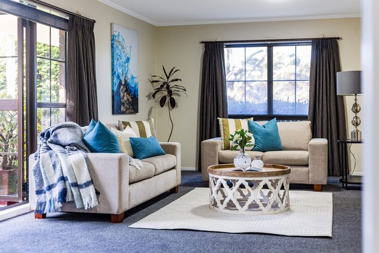 Photo of property in 31 Burbank Crescent, Churton Park, Wellington, 6037