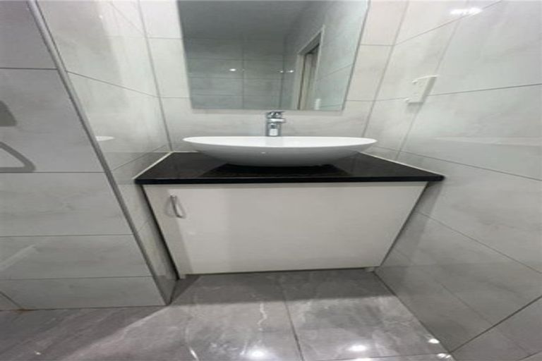 Photo of property in 54 Redoubt Road, Clover Park, Auckland, 2105