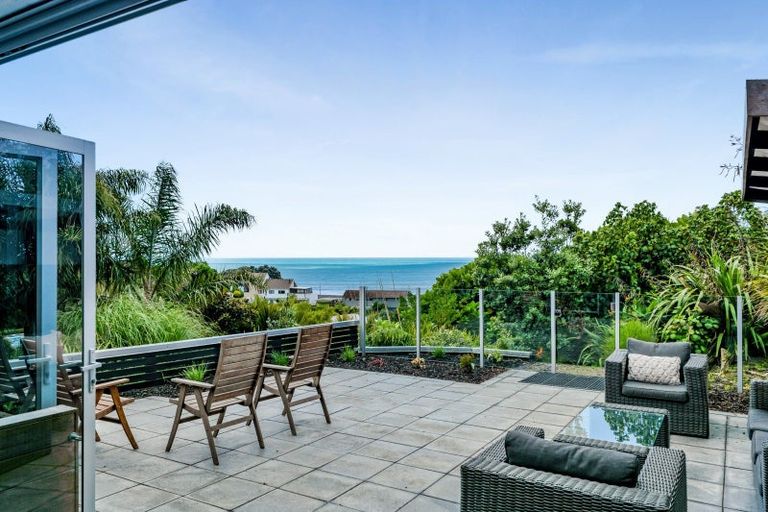 Photo of property in 14 Shearer Drive, Oakura, 4314