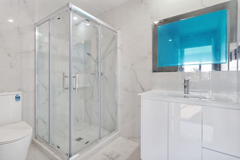 Photo of property in 8e Kent Road, Manurewa, Auckland, 2102