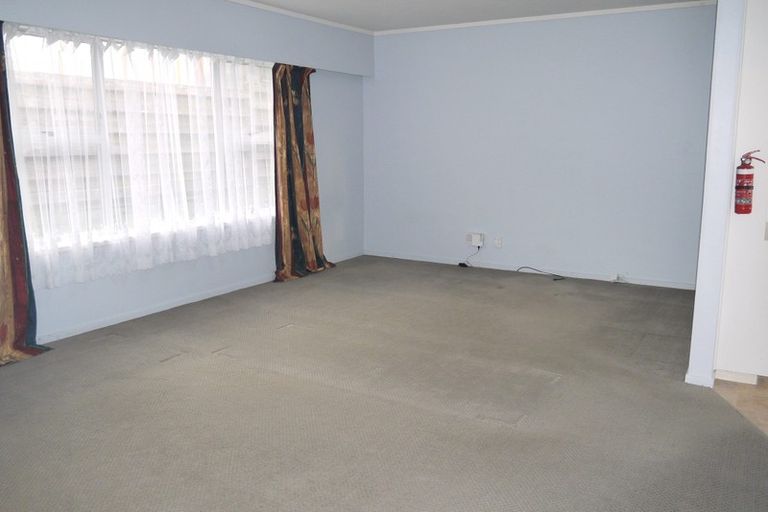 Photo of property in 1/11 Ballater Place, Highland Park, Auckland, 2010