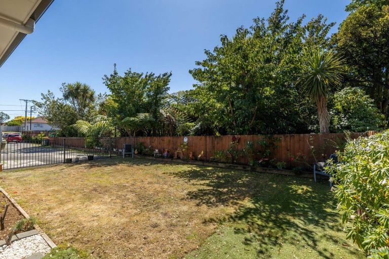 Photo of property in 2/14 Omata Road, Westown, New Plymouth, 4310