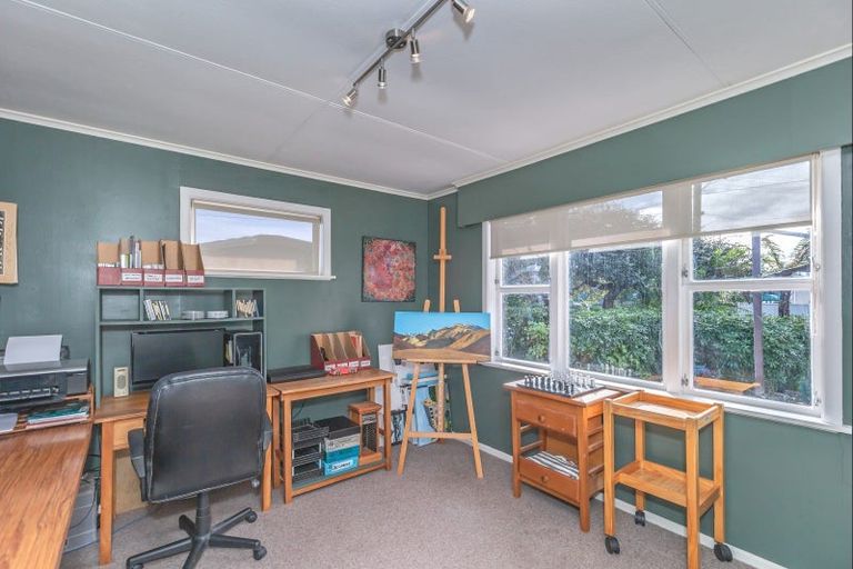 Photo of property in 22 Highbury Drive, Levin, 5510