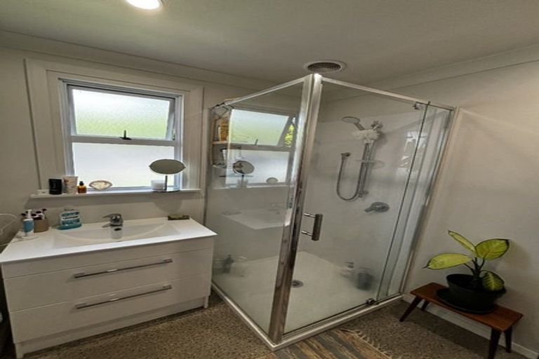 Photo of property in 79 Mangorei Road, Strandon, New Plymouth, 4312