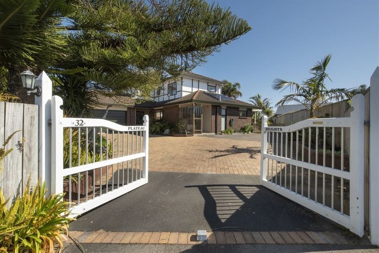 Photo of property in 32 Plateau Heights, Mount Maunganui, 3116