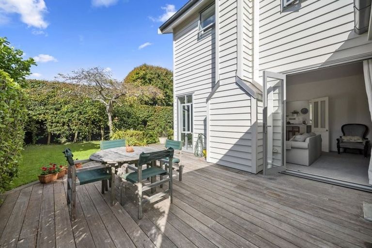 Photo of property in 2b Church Street, Devonport, Auckland, 0624
