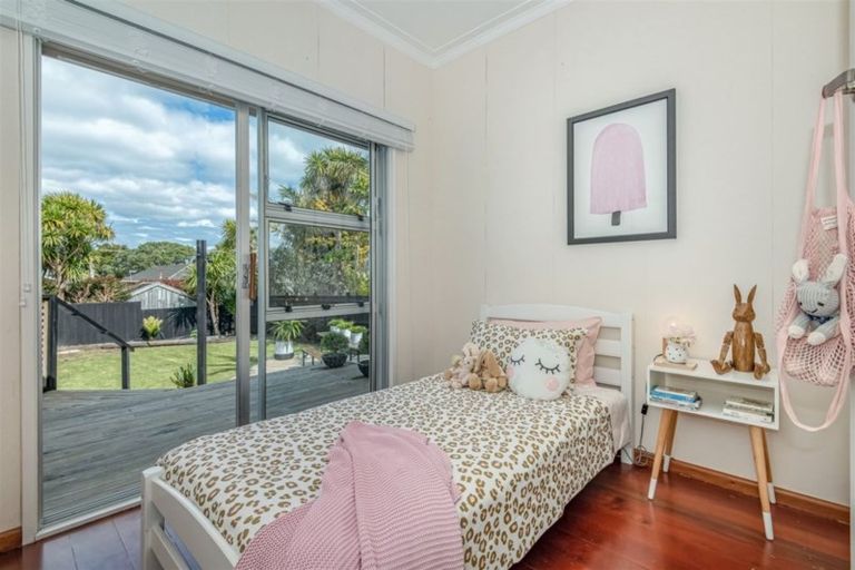 Photo of property in 3 Coronation Street, Belmont, Auckland, 0622