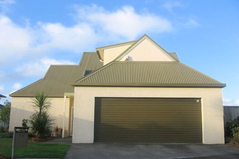 Photo of property in 21 Woburn Place, Takaro, Palmerston North, 4412