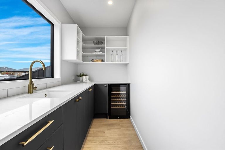 Photo of property in 18 Ellmers Street, Woodend, 7691