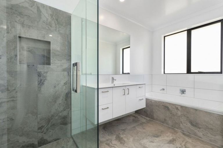 Photo of property in 24 Peter Bourne Drive, Pokeno, 2402