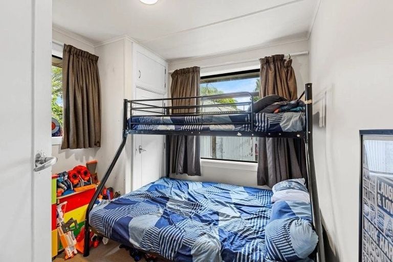 Photo of property in 42 Attlee Crescent, Bryndwr, Christchurch, 8053